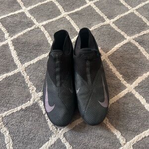 Nike Men's Black and Purple Athletic Shoes